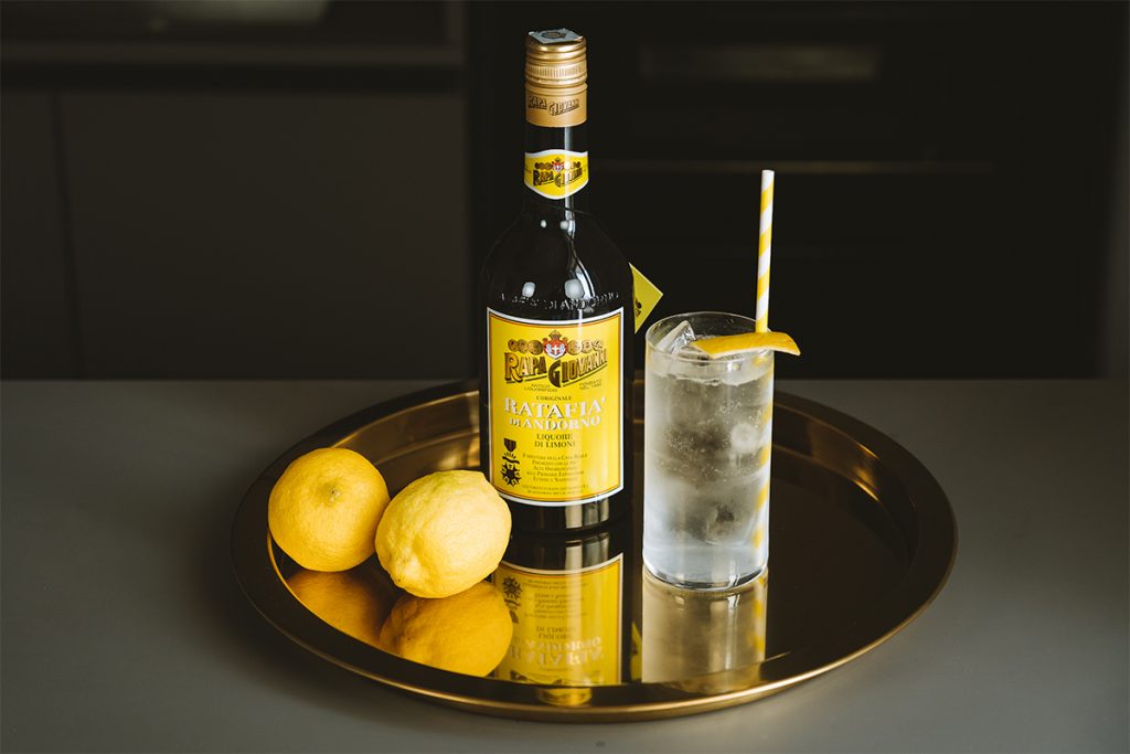 Gin collins con Ratafià al limone