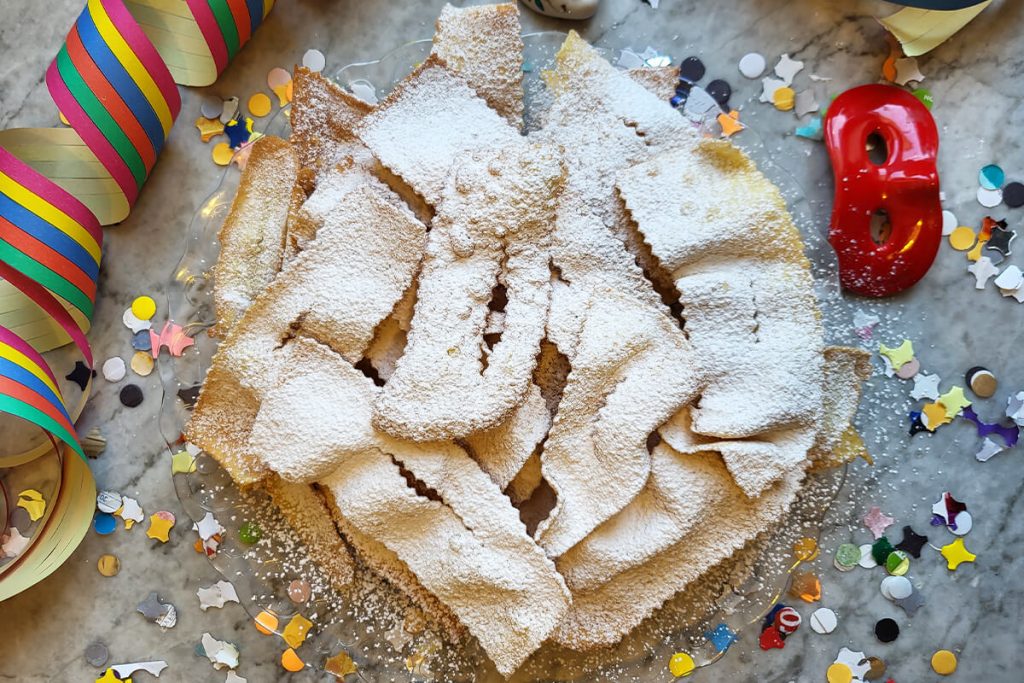 Bugie di Carnevale con Ratafià di albicocche