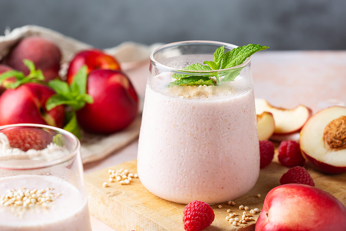 Frullato alcolico con frutta fresca, latte e Ratafià di ciliegie